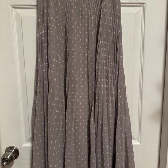 Aritzia WIlfred chiffon new twirl pleated skirt S - Picture 4 of 4